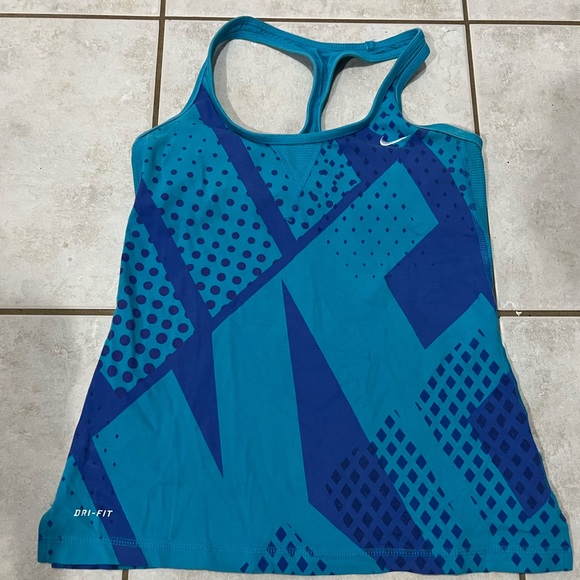 Nike dry fit with built in bra - Picture 1 of 3